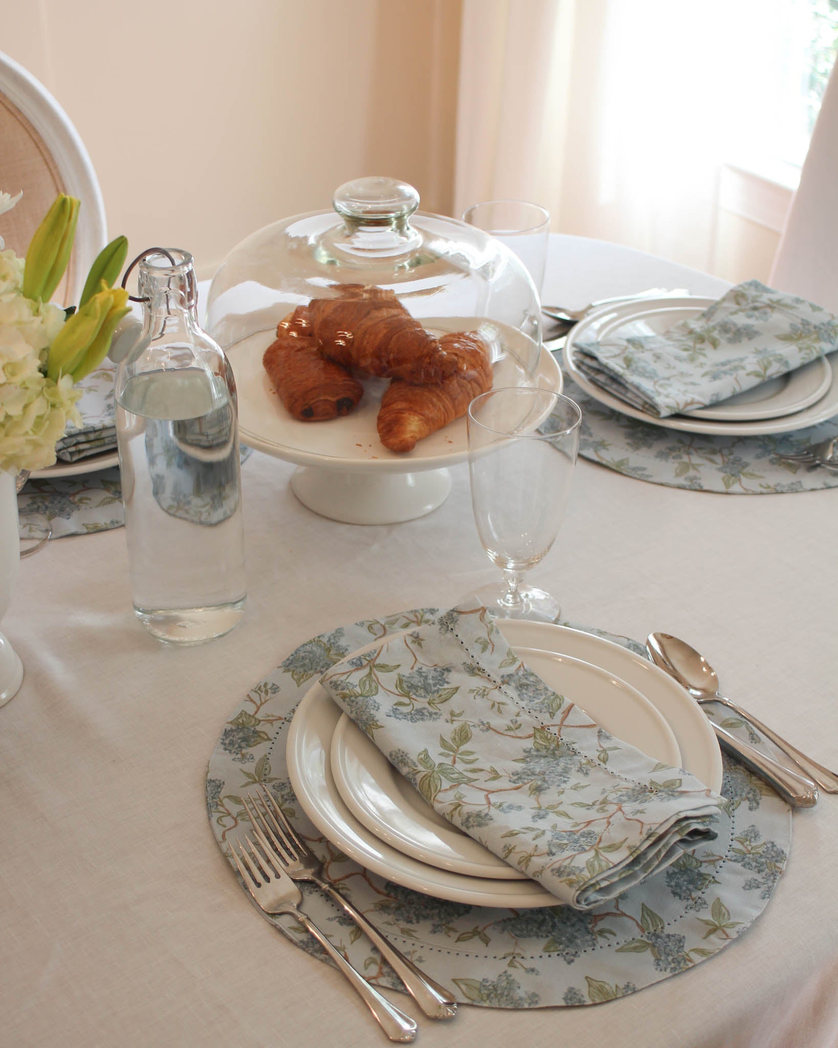 Classic Hyacinth floral fabric chargers for traditional table settings. Inspired by Chinoiserie and perfect for Mother's Day gifts.