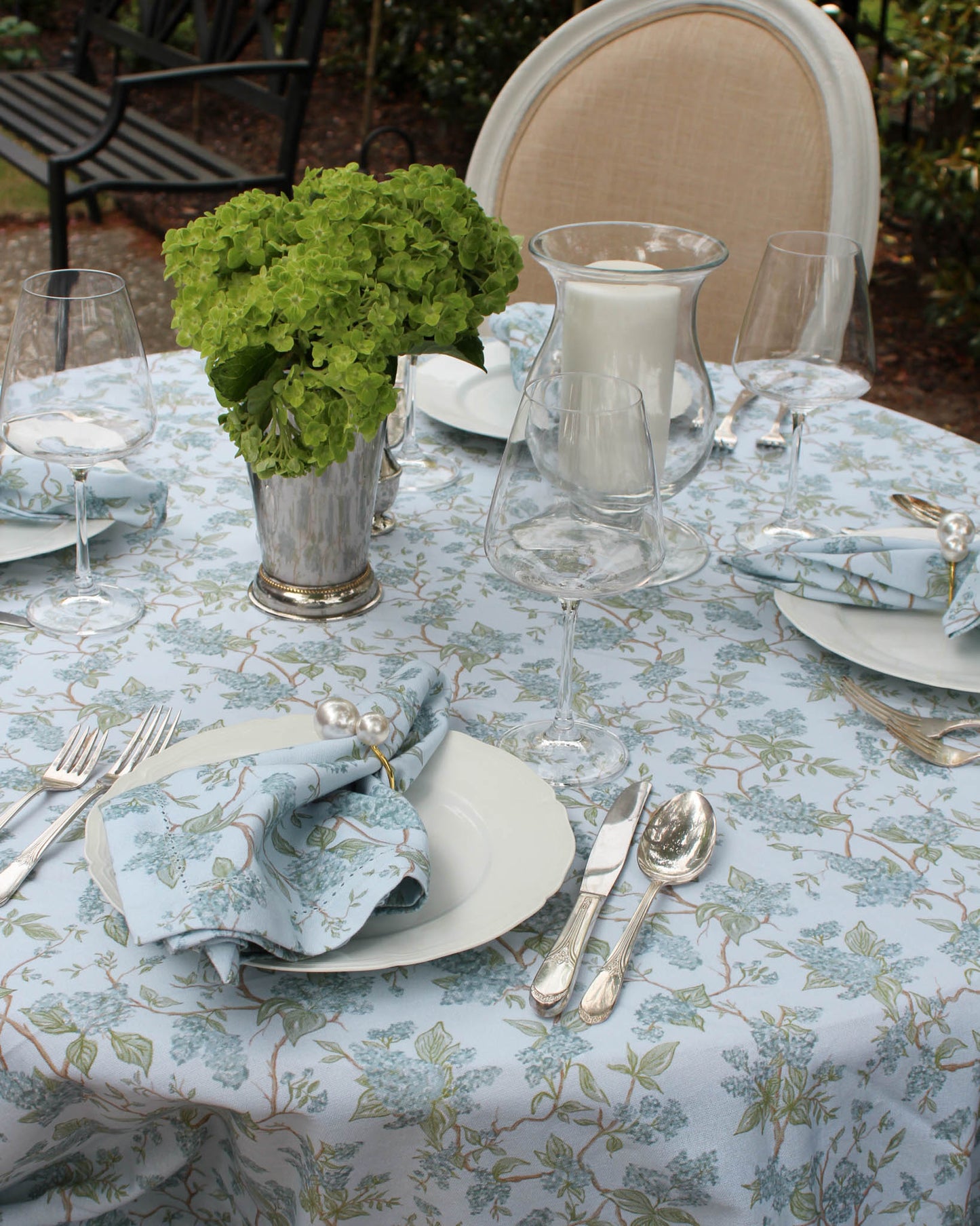 Hyacinth floral tablecloth made from organic cotton, perfect for spring dining, garden parties, and Mother's Day Tablesetting.
