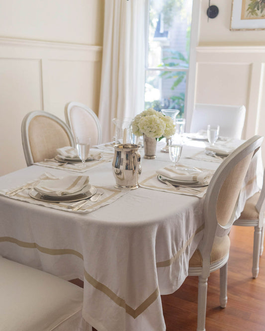 Tablecloth and Table Runner Size Guide