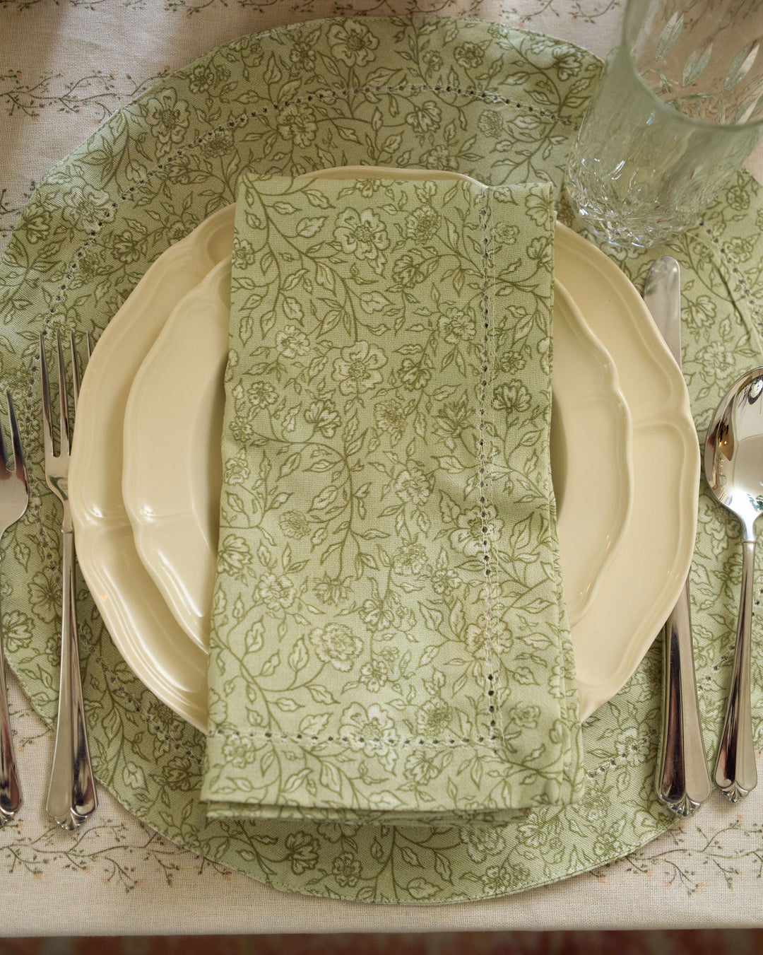 Classic green botanical napkins with a subtle floral pattern for Thanksgiving, autumn dinners, spring hosting, and everyday table settings.