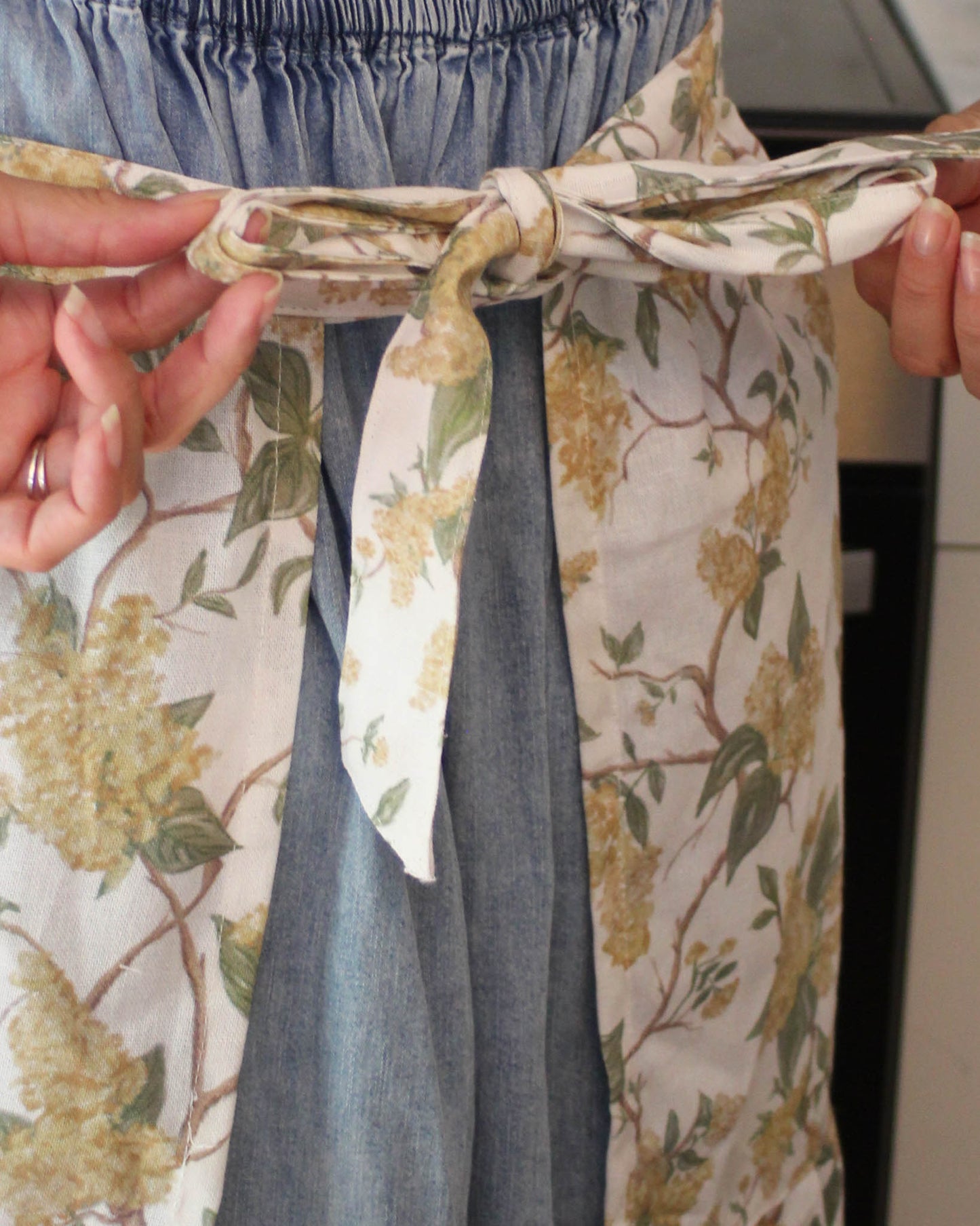 Sustainable cooking apron with adjustable waist ties