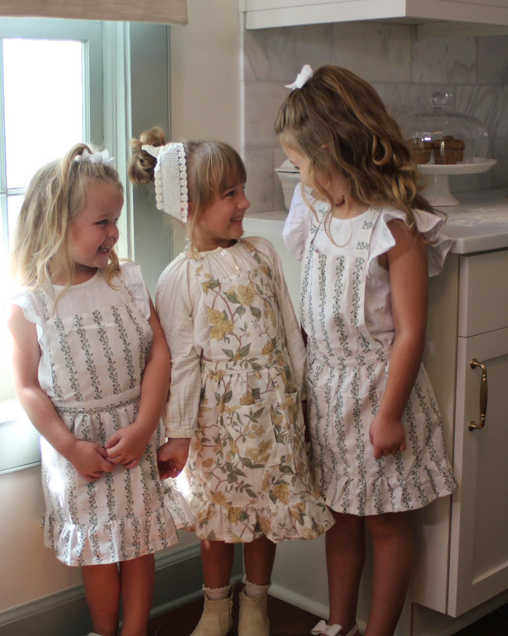Organic cotton kitchen and crafting aprons for little girls ages 4–7, eco-friendly and perfect holiday or birthday gift