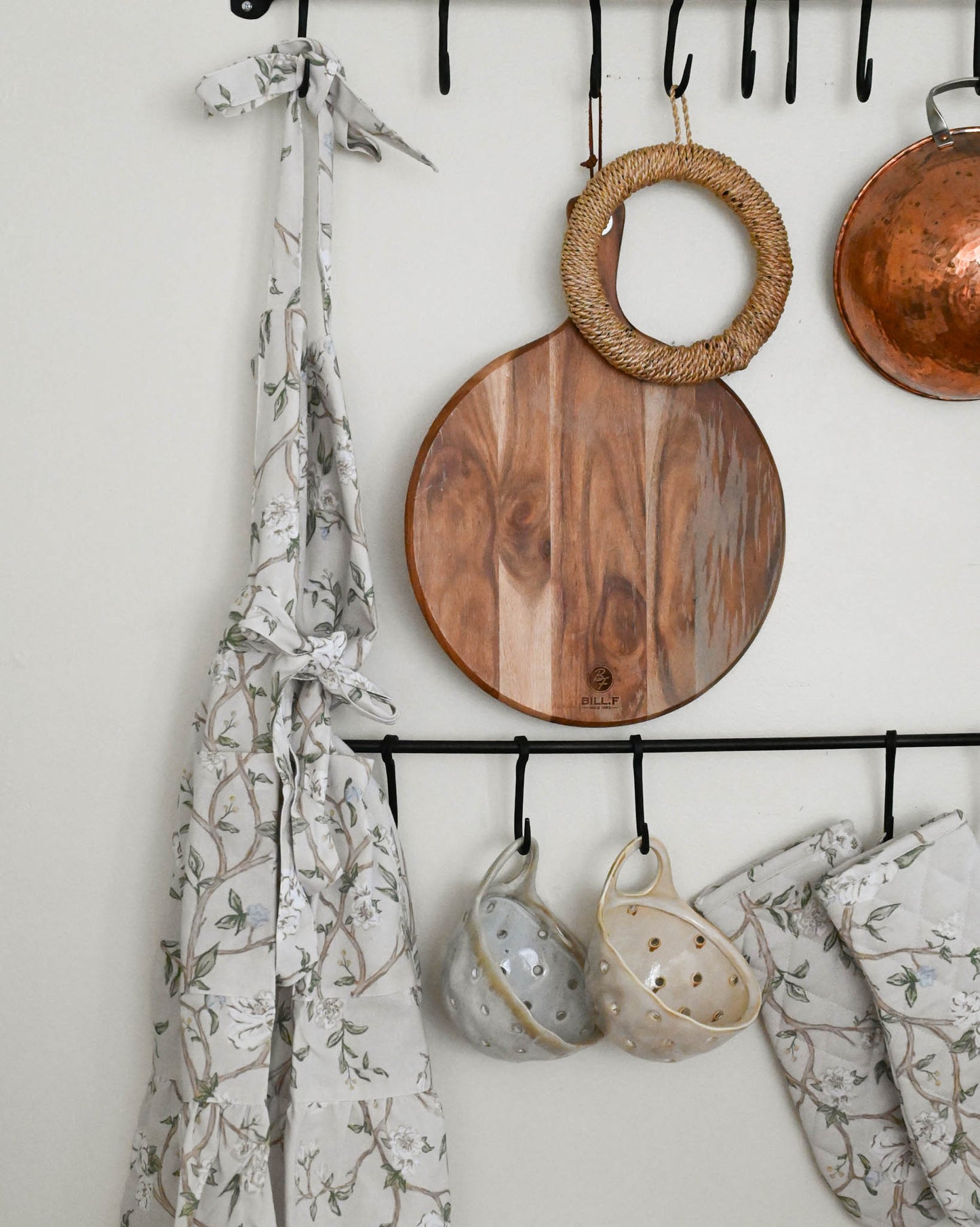 Elegant organic cotton apron with holiday floral design