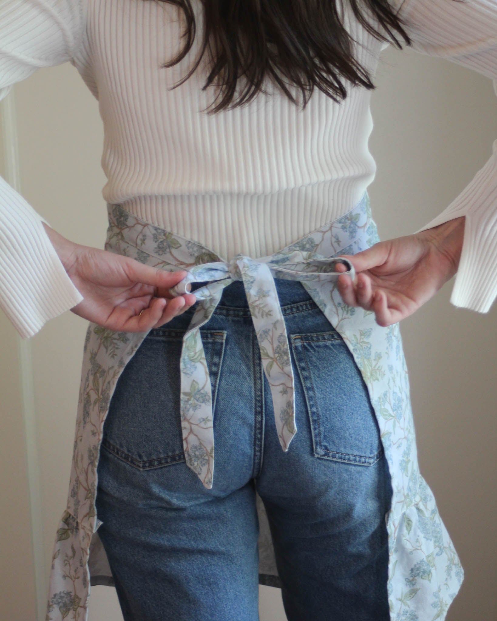 Charming Blue Floral Apron For Holiday Gifting Willamere