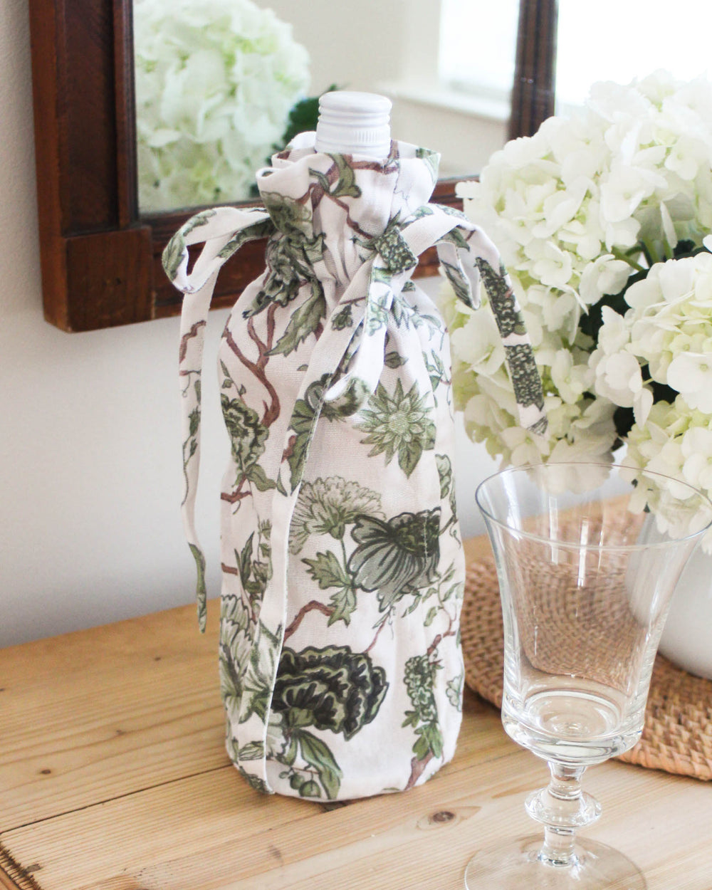 Elegant floral wine gift bag designed for hostess gifts, dinner parties, and housewarming occasions.
