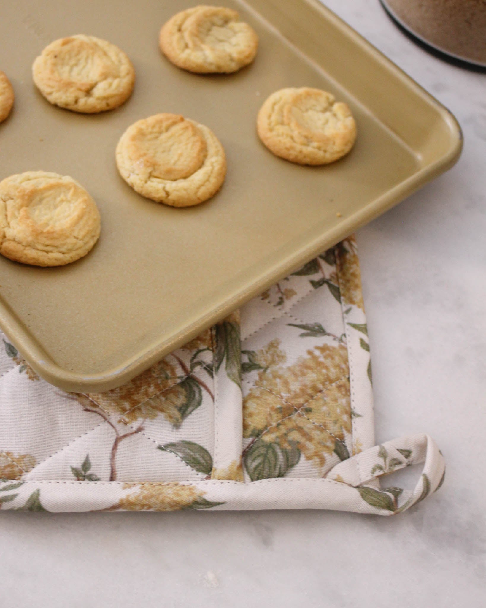 Thanksgiving kitchen essentials – quilted cotton potholders in floral design