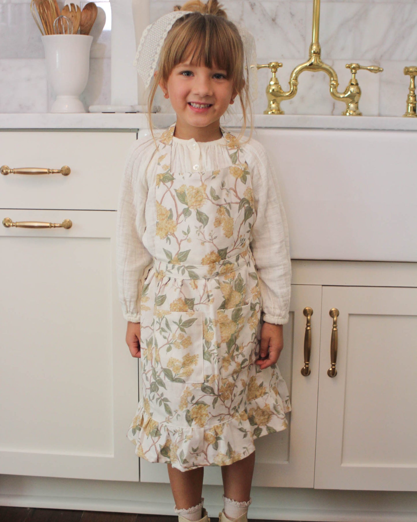 Cute floral apron with adjustable waist ties for kids, perfect gift idea for Christmas