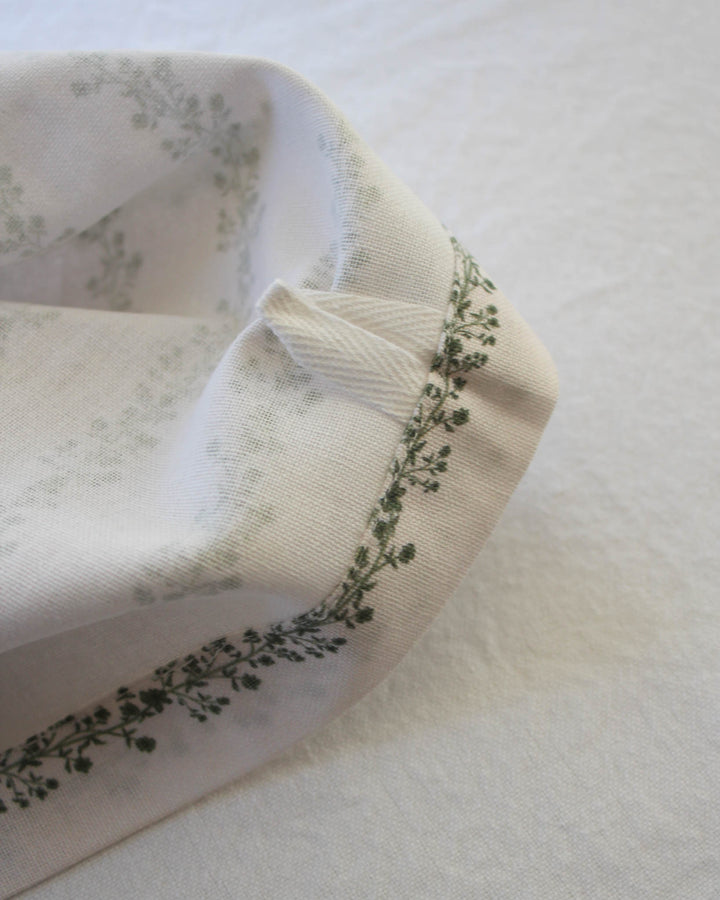 Floral tea towel with hanger loop, perfect for everyday cooking, baking, and hosting.