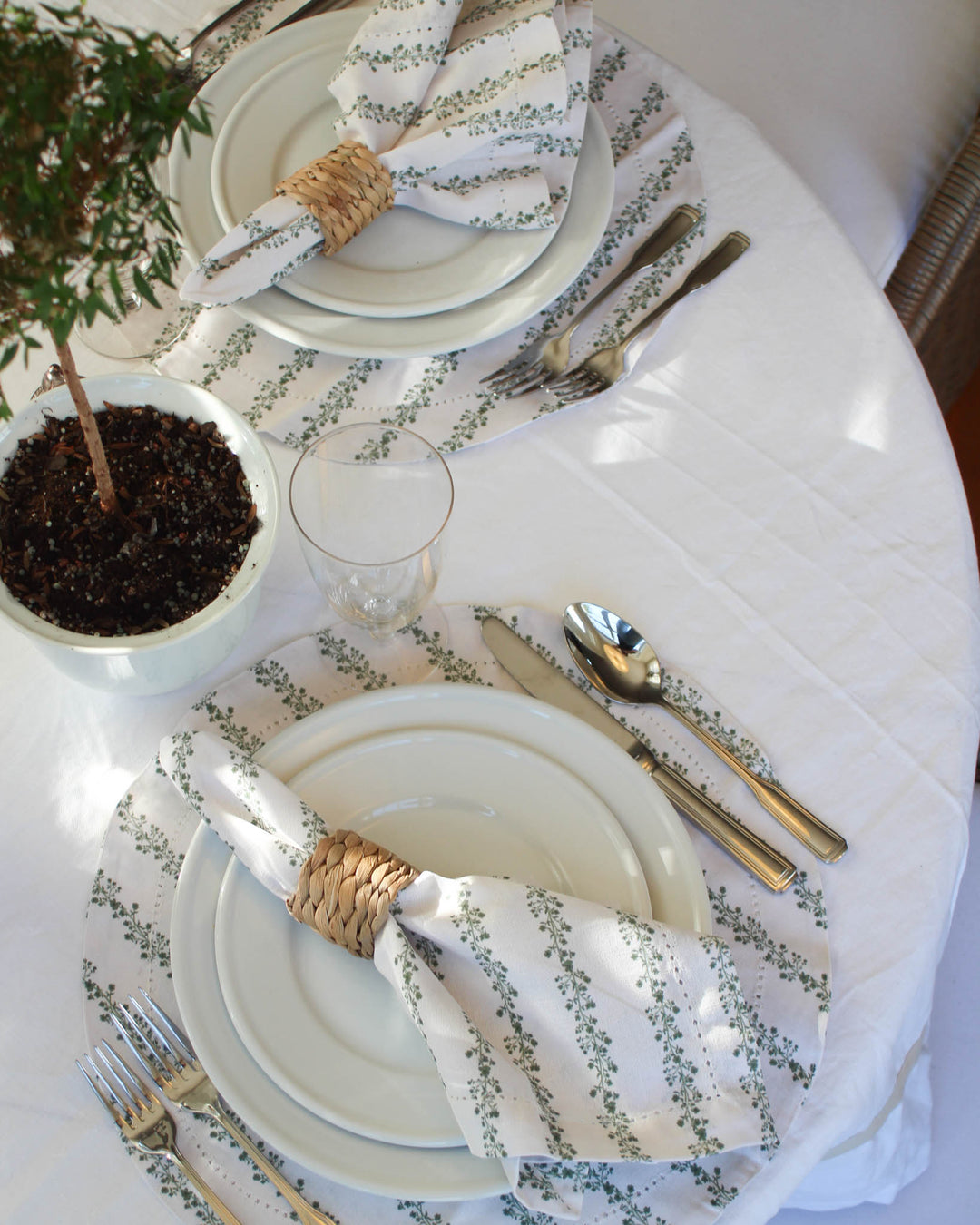 Floral cotton napkins with hemstitch detail—set of 4, perfect for mixing and matching, everyday meals, and effortless holiday hosting.