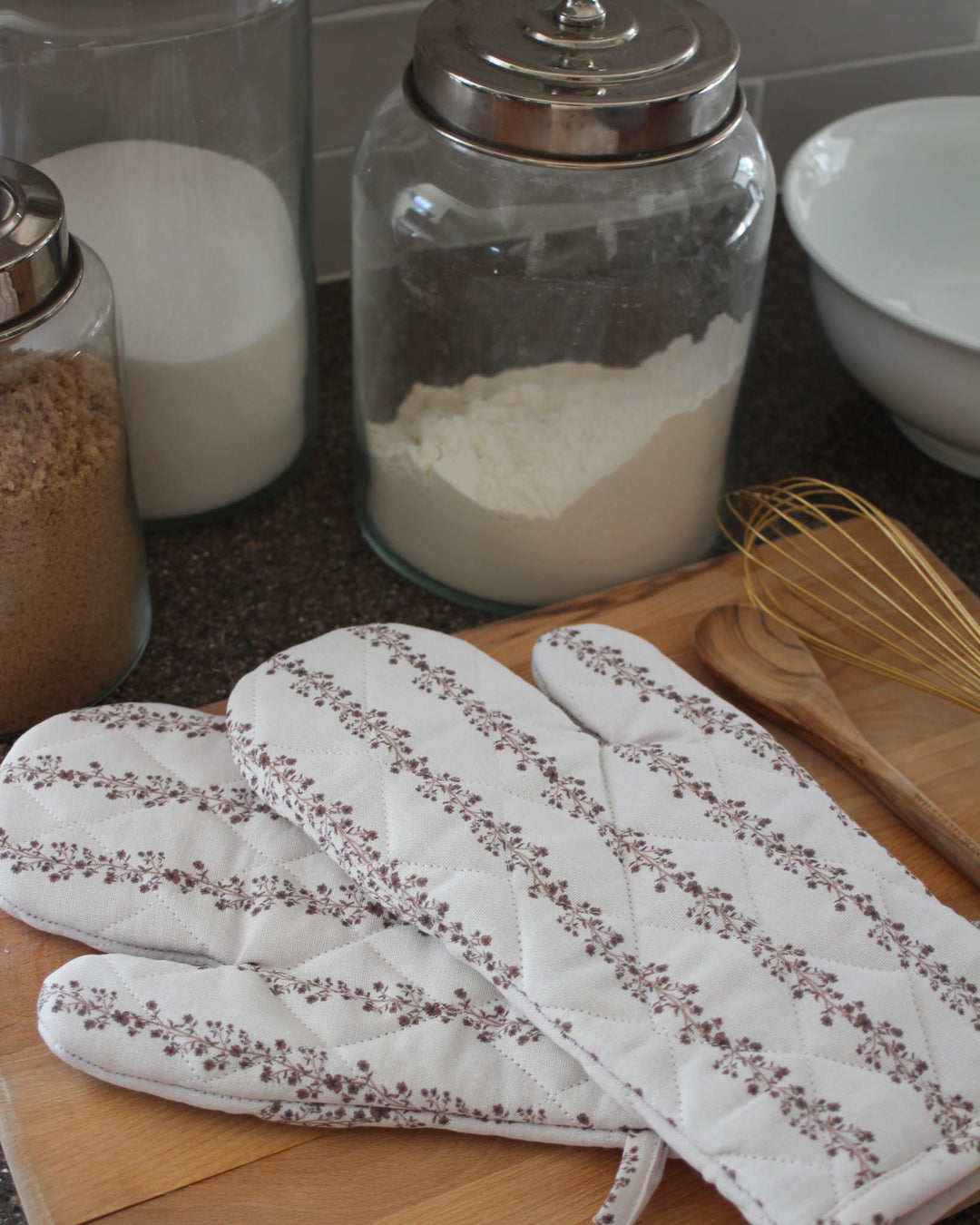 Begonia Stripe Chestnut Oven Mitt Set