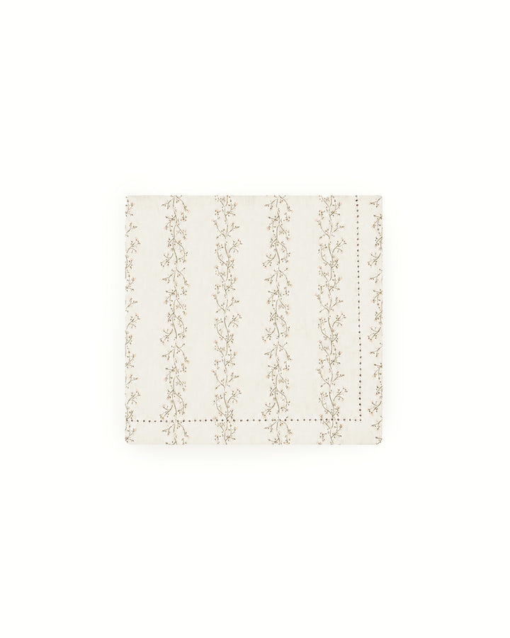 Decorative cotton dinner napkins featuring a timeless floral pattern, designed for family meals, seasonal entertaining, bridal showers, and special occasions.