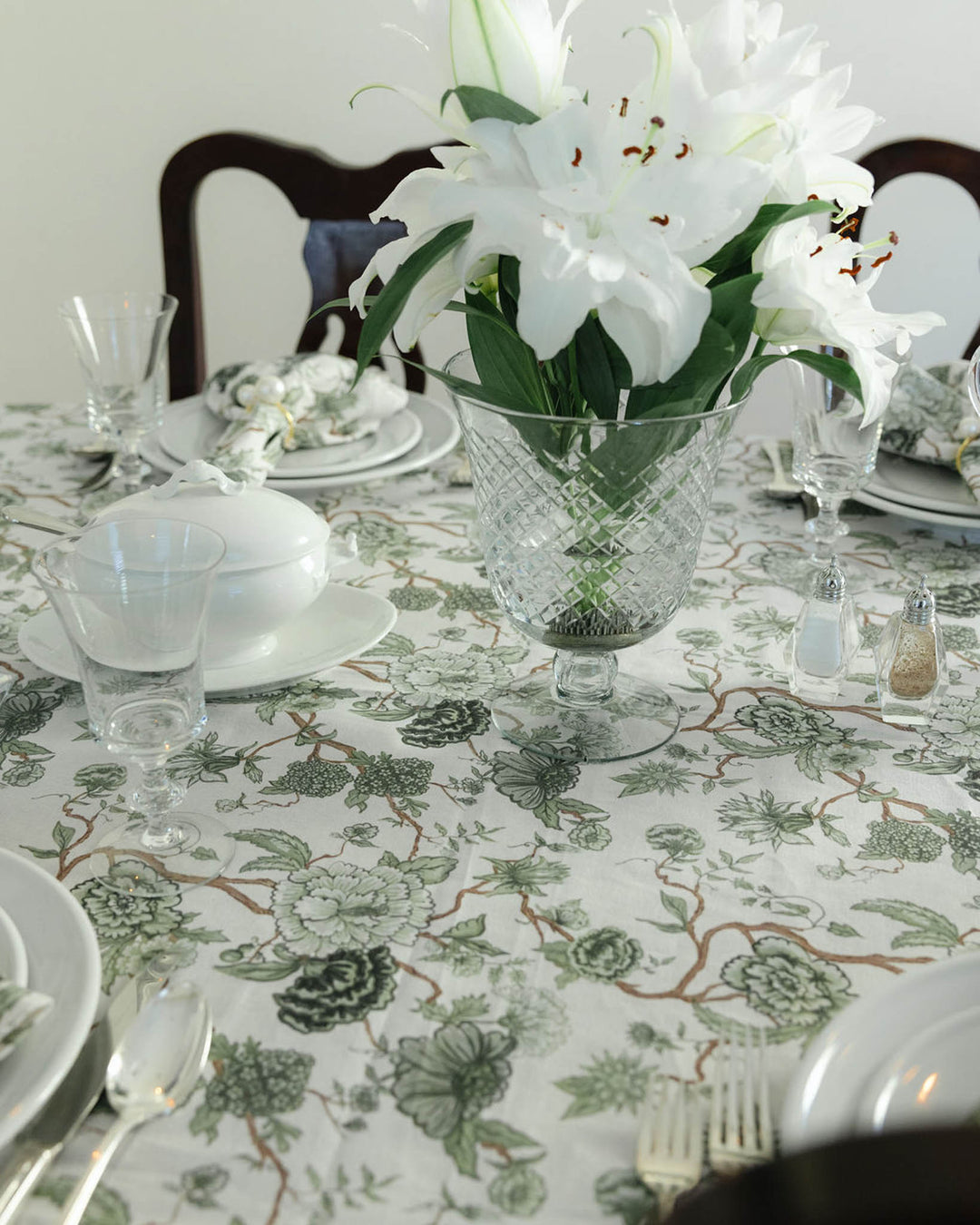 Florence collection tablecloth in green floral cotton, ideal for hosting, brunch tables, and summer entertaining.