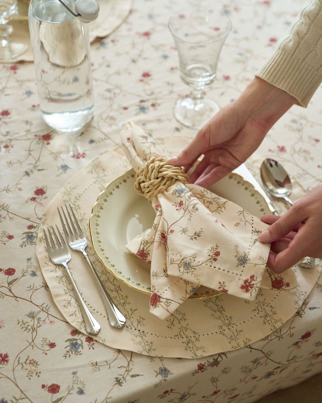 English garden floral napkins in warm fall colors for Thanksgiving table settings, harvest dinners, and classic holiday hosting.