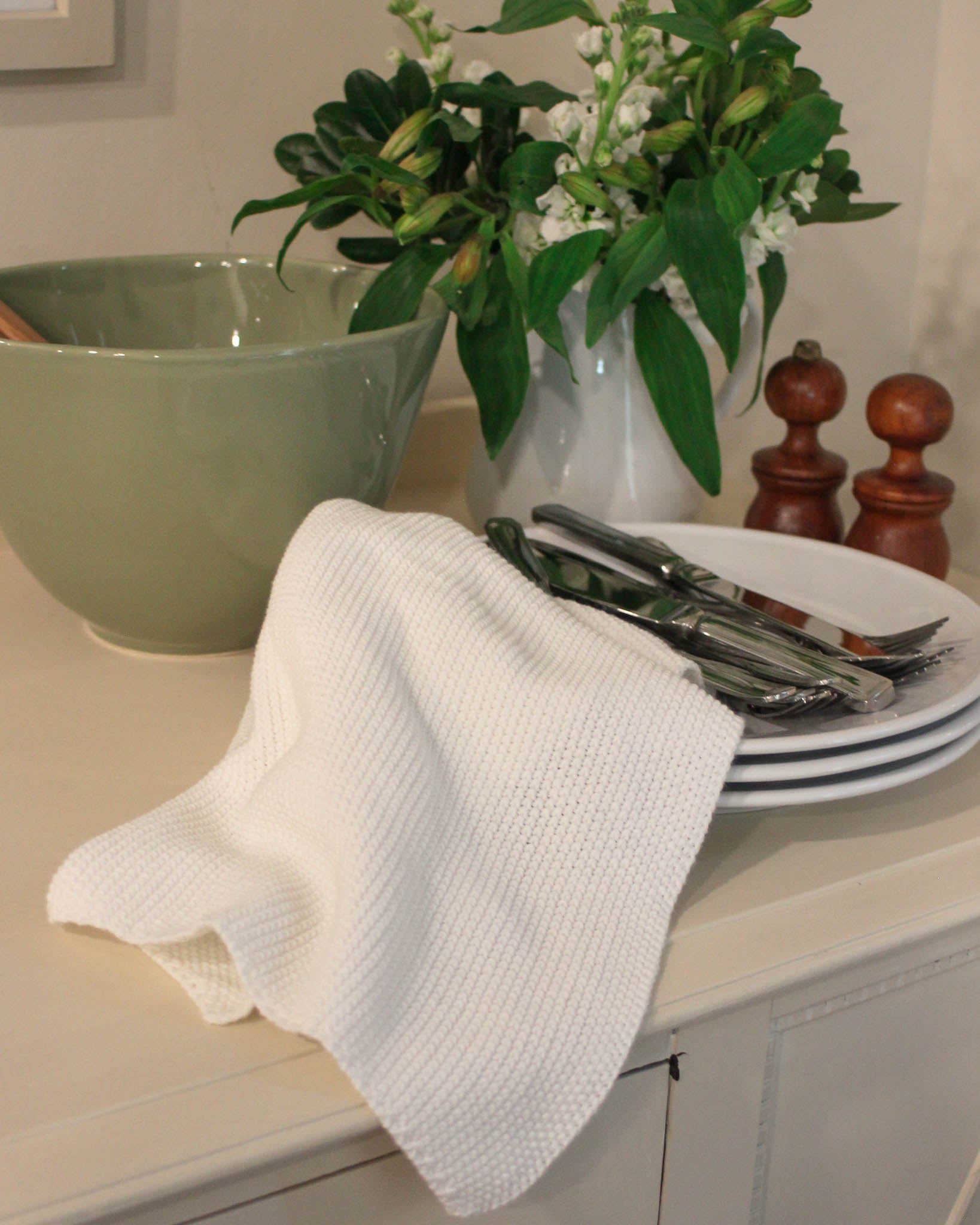 Measuring a generous 14" x 23", these towels are designed to meet a variety of needs. Use them in the kitchen r or, take them beyond —they’re perfect for spa, bathroom use, gym bags, travel, or even as elegant guest towels.
