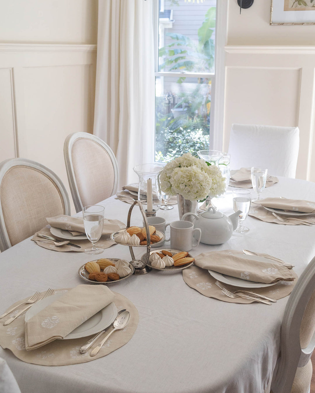 Odette Embroidered Table Linen Set